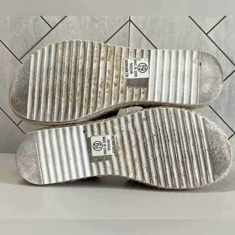 EUC Soda Animal Print sandals. - Picture 5 of 5